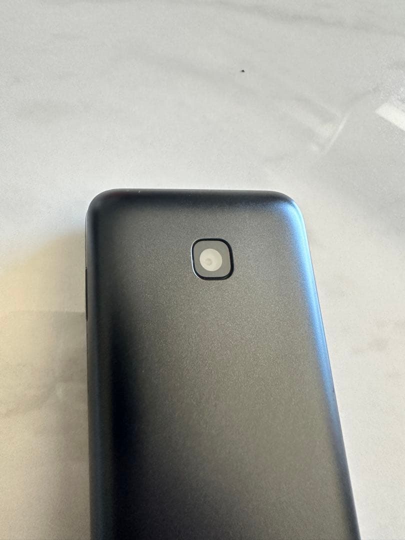 携帯電話本体 au GRATINA KYF42