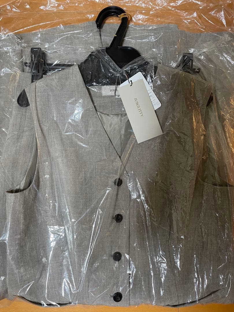 ジャスグリッティー 新品ジレ&スカートセット