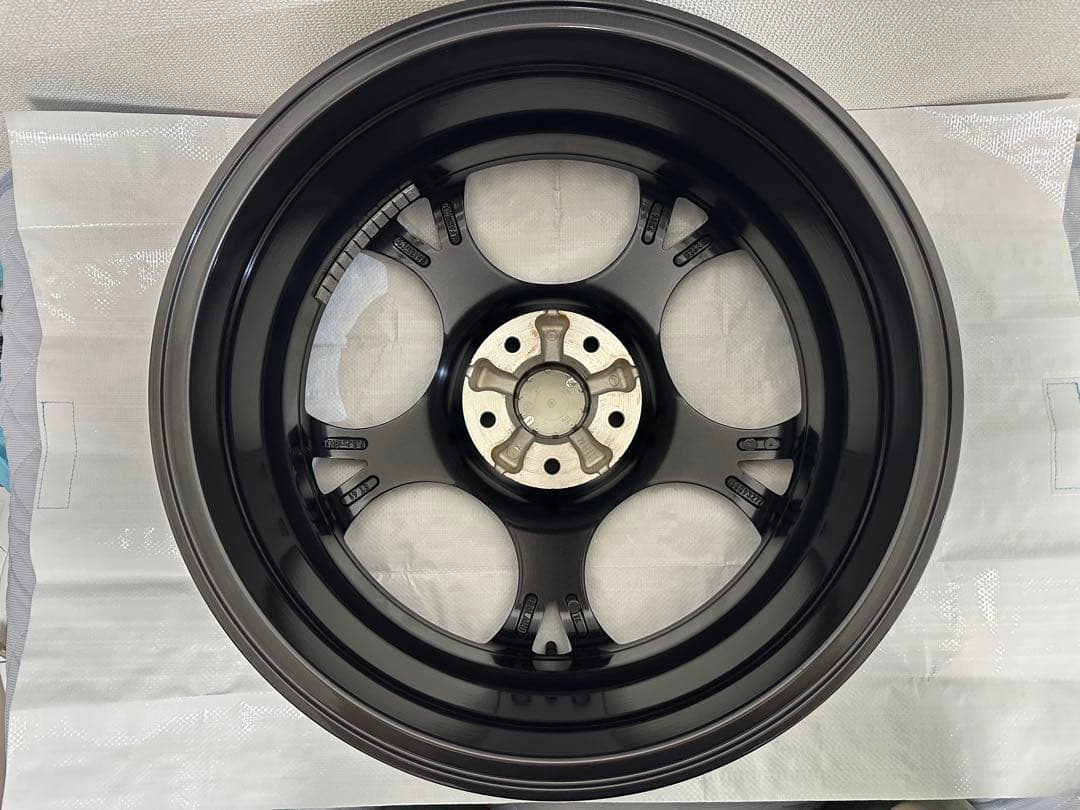 【4本購入必須】アルファロメオジュリエッタ18インチ純正アルミホイール(3/4)