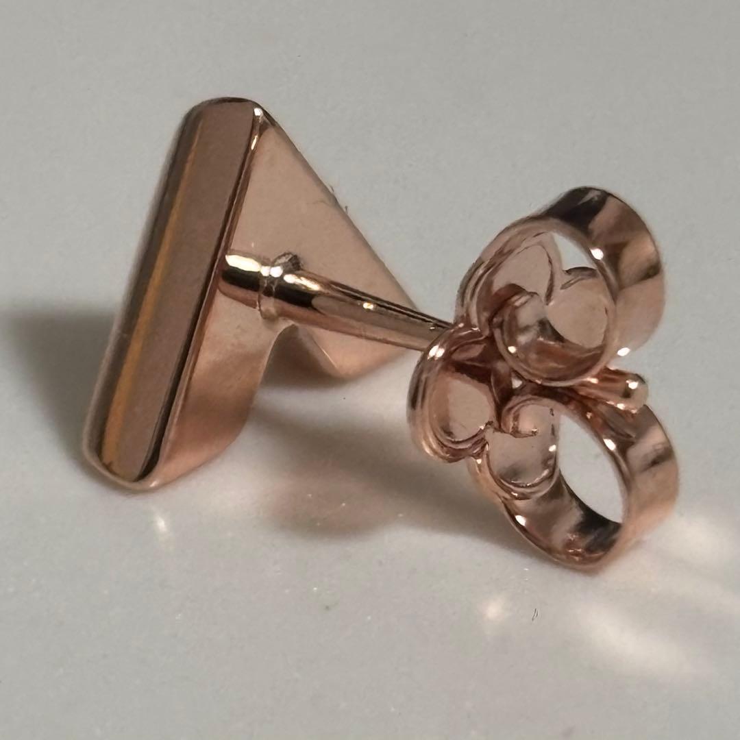 LOUIS VUITTON エッセンシャル　Vピアス　ゴールド　極美品