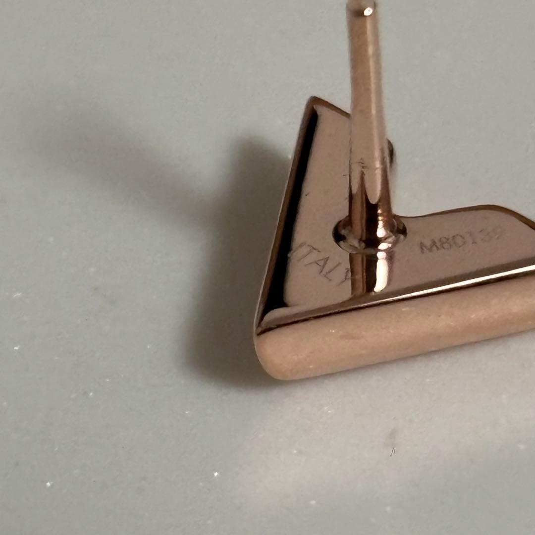 LOUIS VUITTON エッセンシャル　Vピアス　ゴールド　極美品