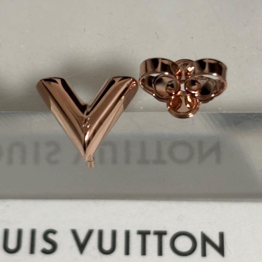LOUIS VUITTON エッセンシャル　Vピアス　ゴールド　極美品