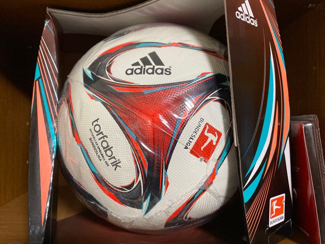 5*で様 adidas/ブンデスリーガ公式球