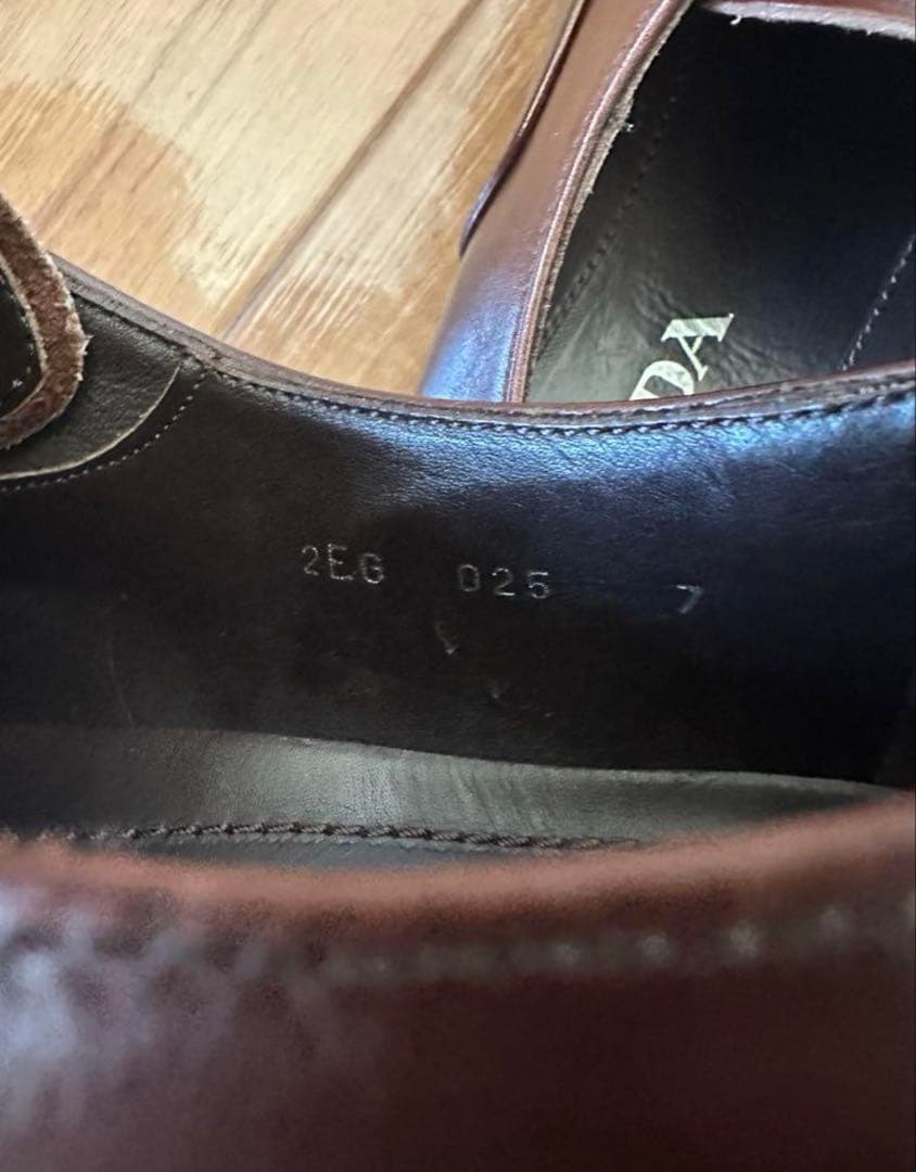 PRADA スクゥエア サイズ7