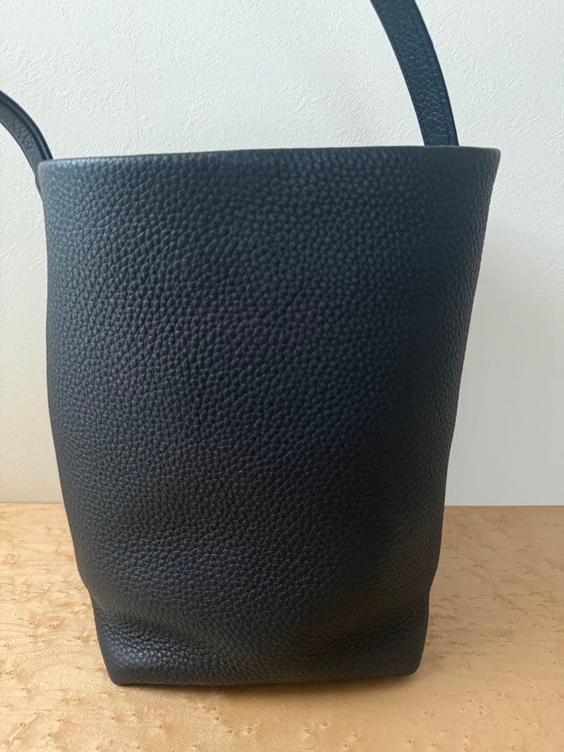 入手困難　THE ROW N/Sパークトート　ミディアム　　MARINE