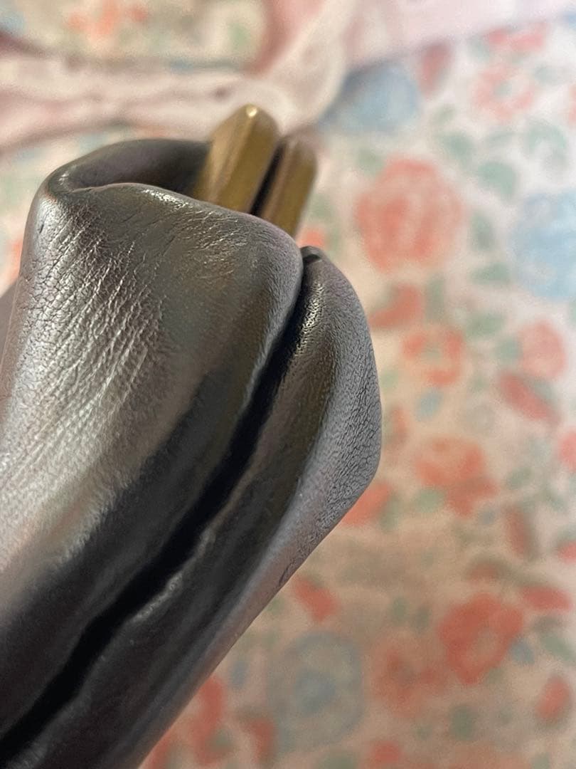 N25 黒のレザーがま口財布