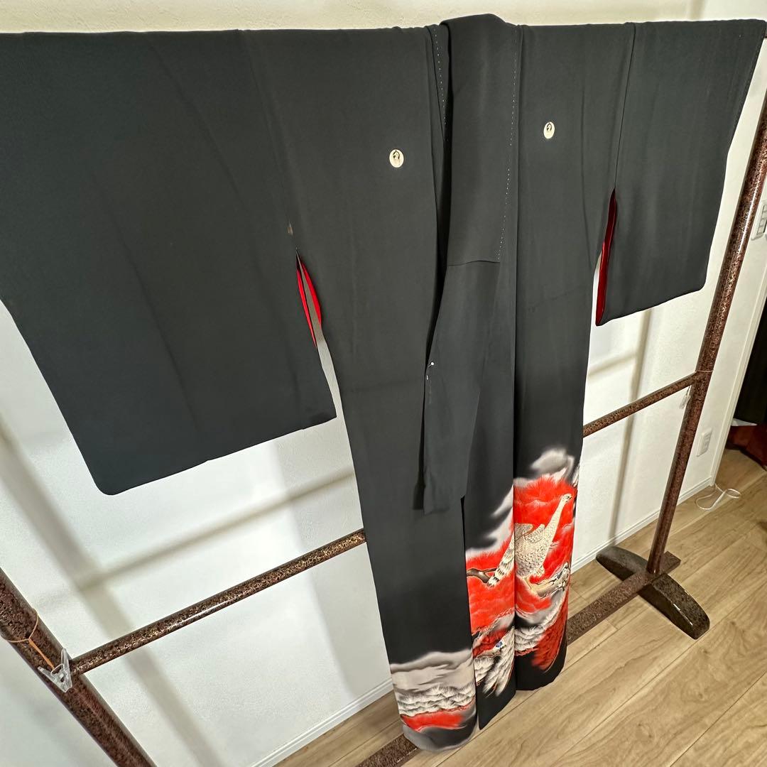 美品　着物　正絹　黒留袖　花嫁衣装　アンティーク　黒　赤　鷹　松　157