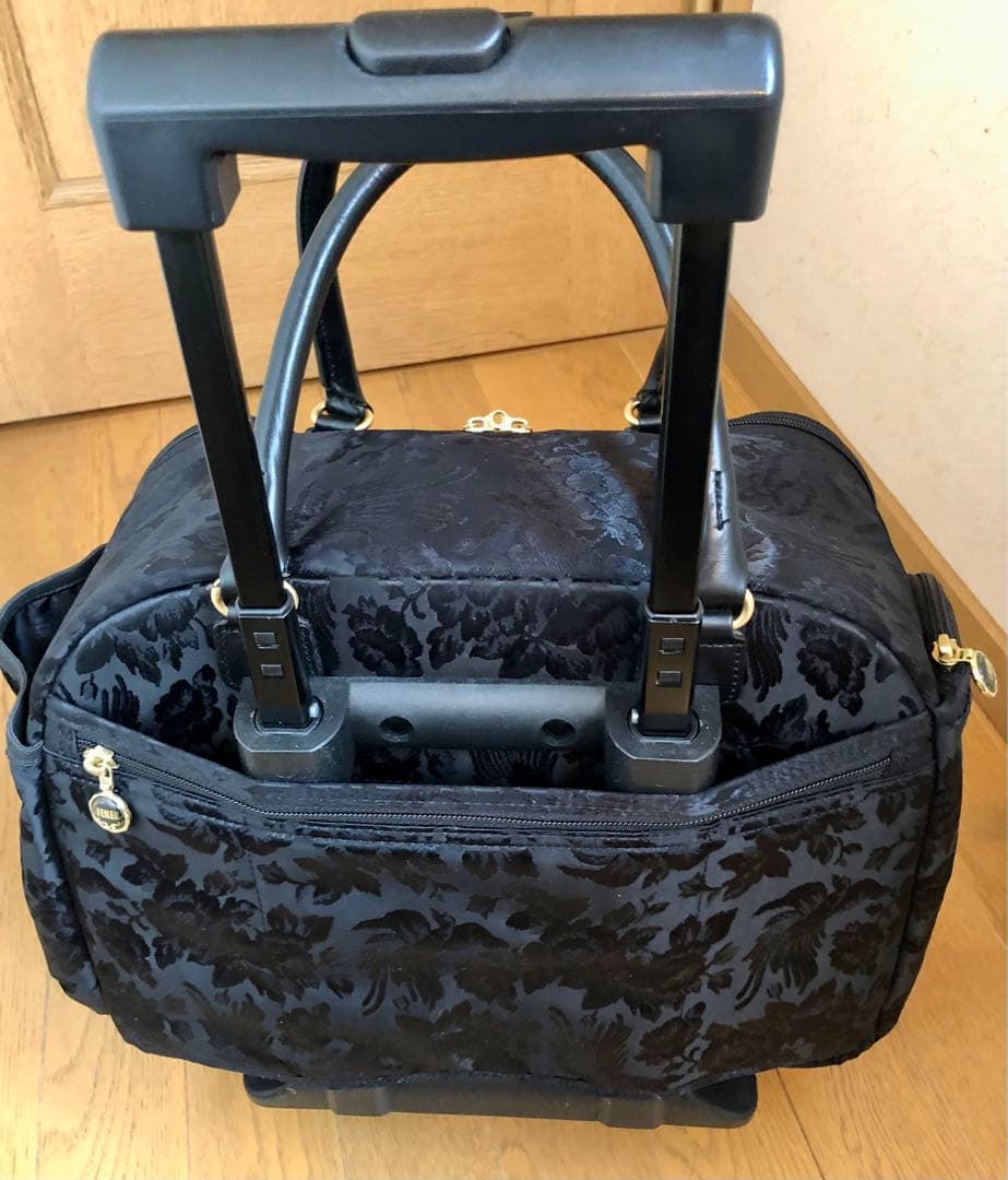 お値下げしました！フェイラートローリーバッグ