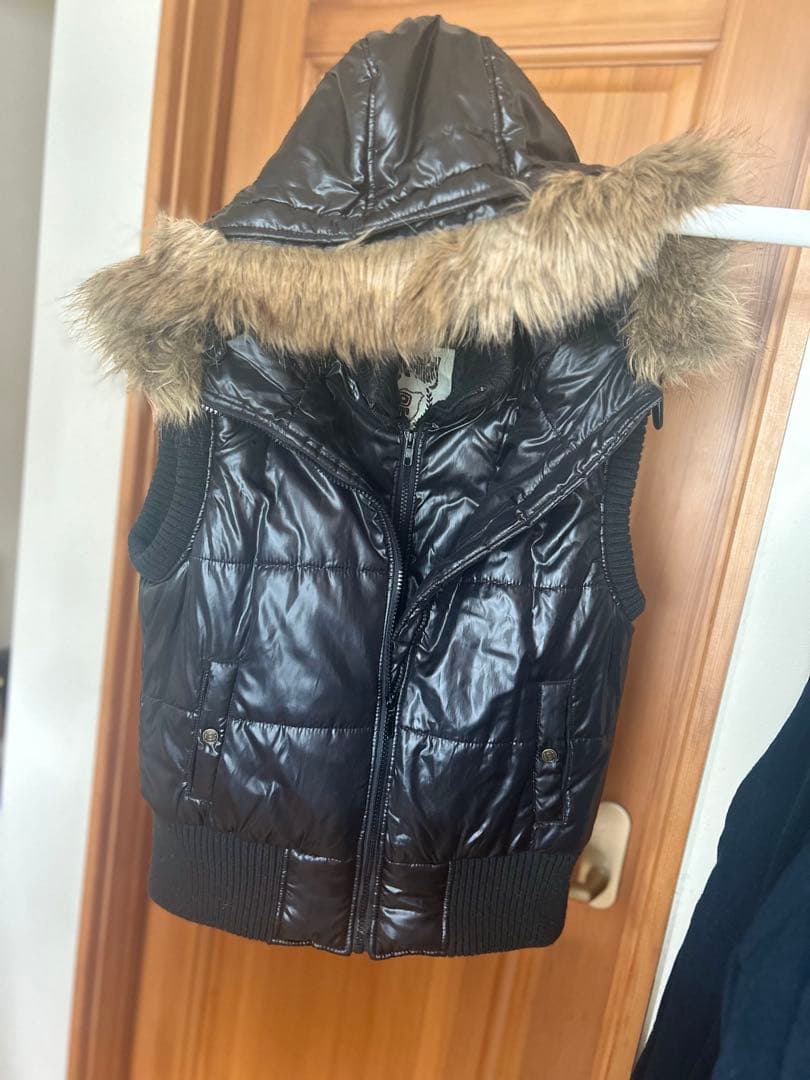 え*ュ様 期間限定お値下げ　平成　ファー付き ダウン ベスト 重ね着風 Y2K