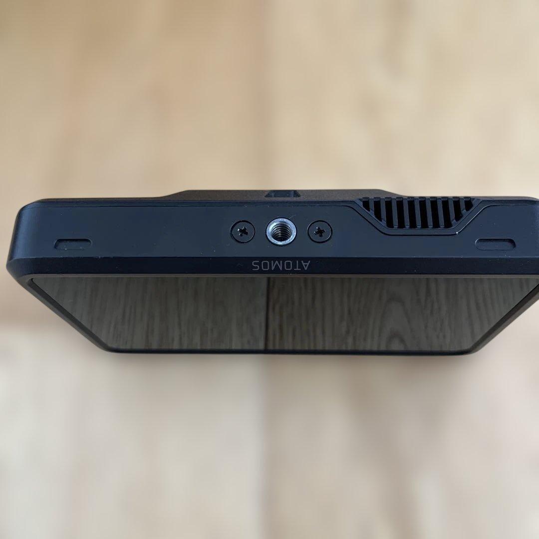 Atmos Shinobi 5.2インチ 4K外部モニター