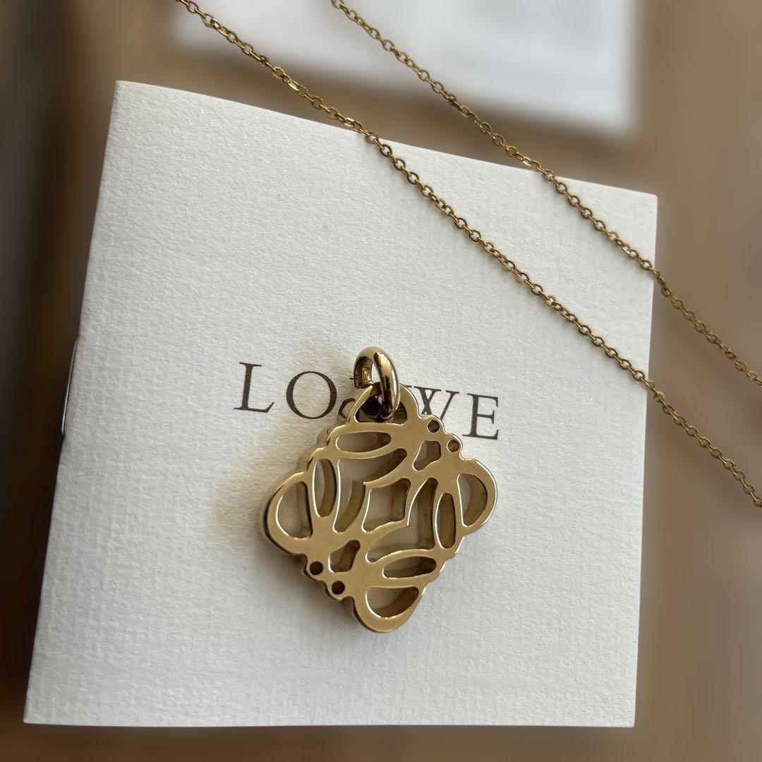 未使用品　正規品LOEWE アナグラムチャーム