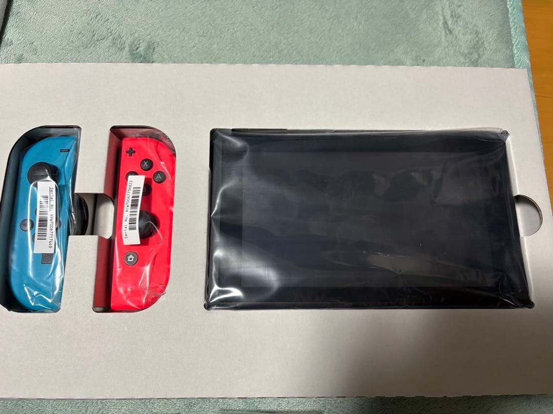 Nintendo Switch本体＋ソフト二種＋プロコン『初期化済・付属品完備』