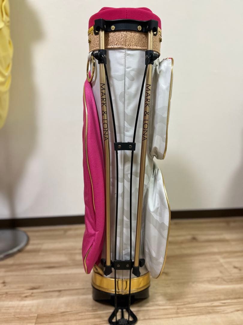 マークアンドロナ　MARK&LONA ピンク カモフラージュ ゴルフバッグ