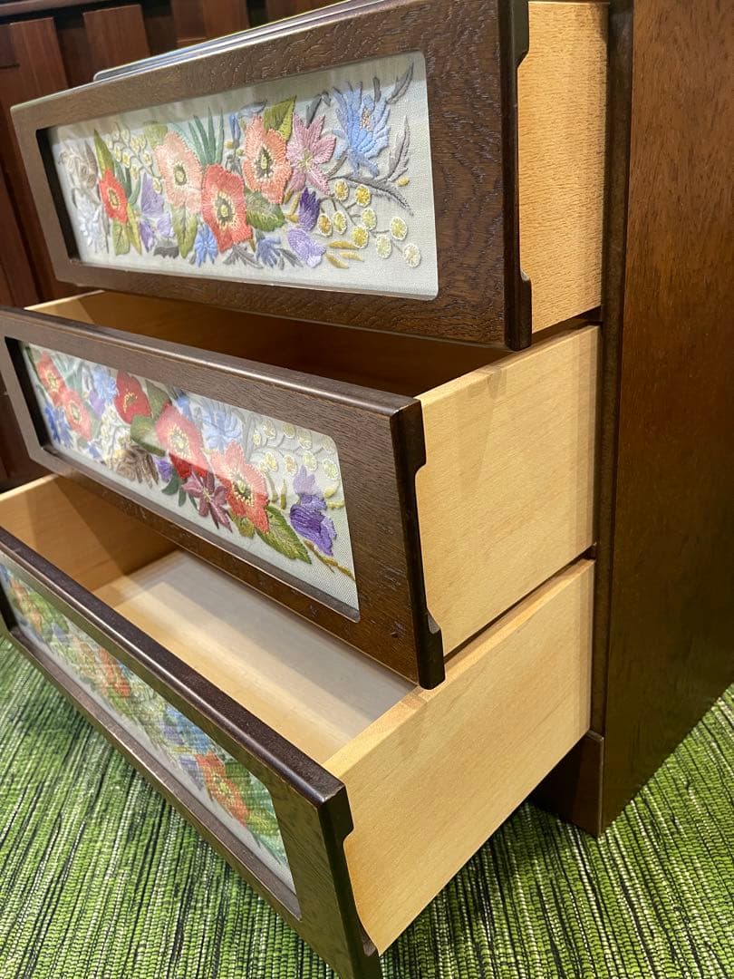 みあ様　刺繍装飾木製チェスト 3段