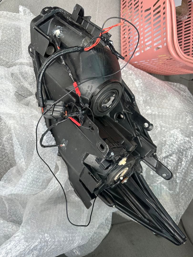 zvw30純正加工ヘッドライト 着払いなら値下げします