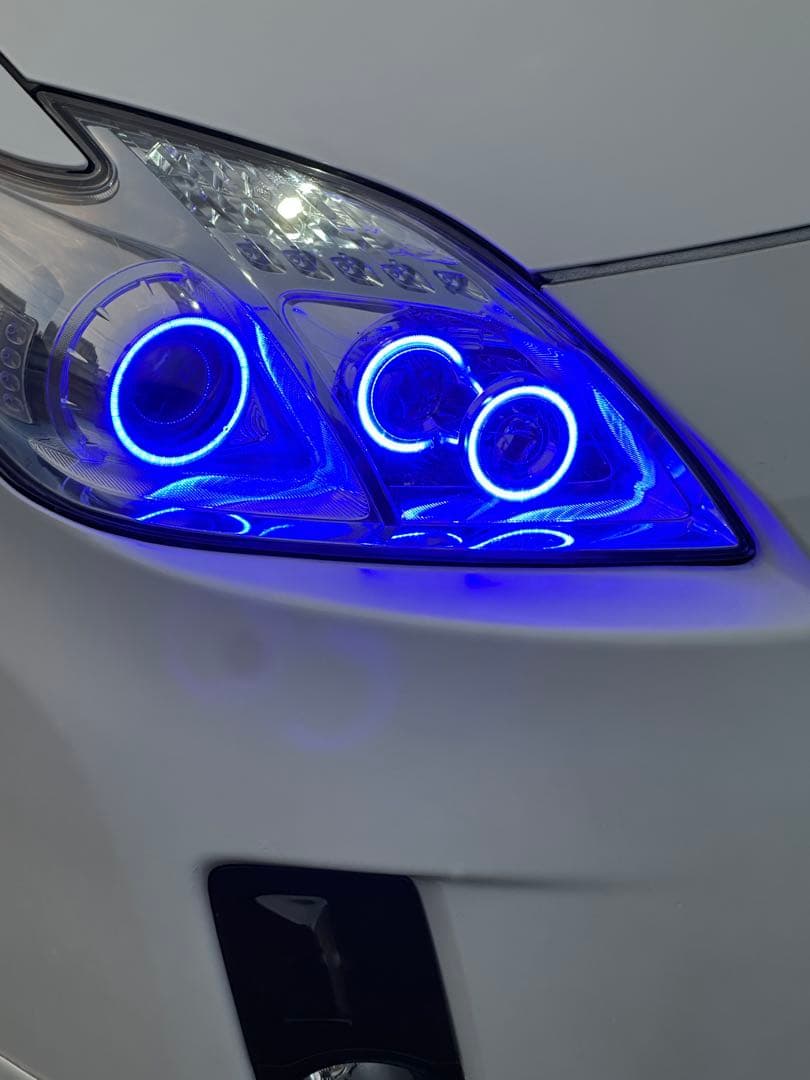 zvw30純正加工ヘッドライト 着払いなら値下げします