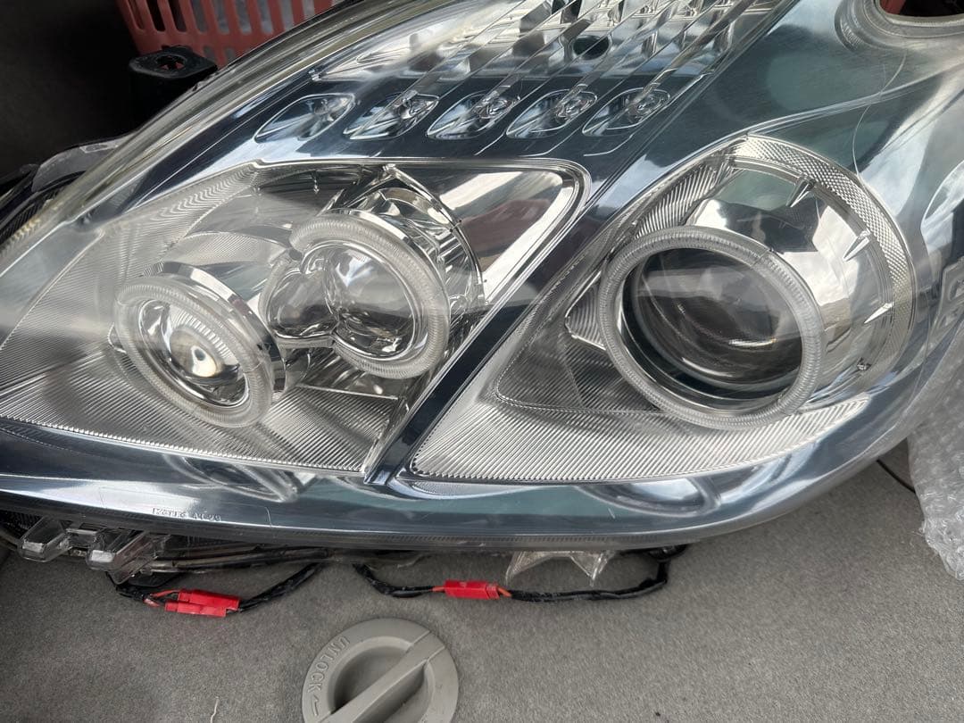 zvw30純正加工ヘッドライト 着払いなら値下げします