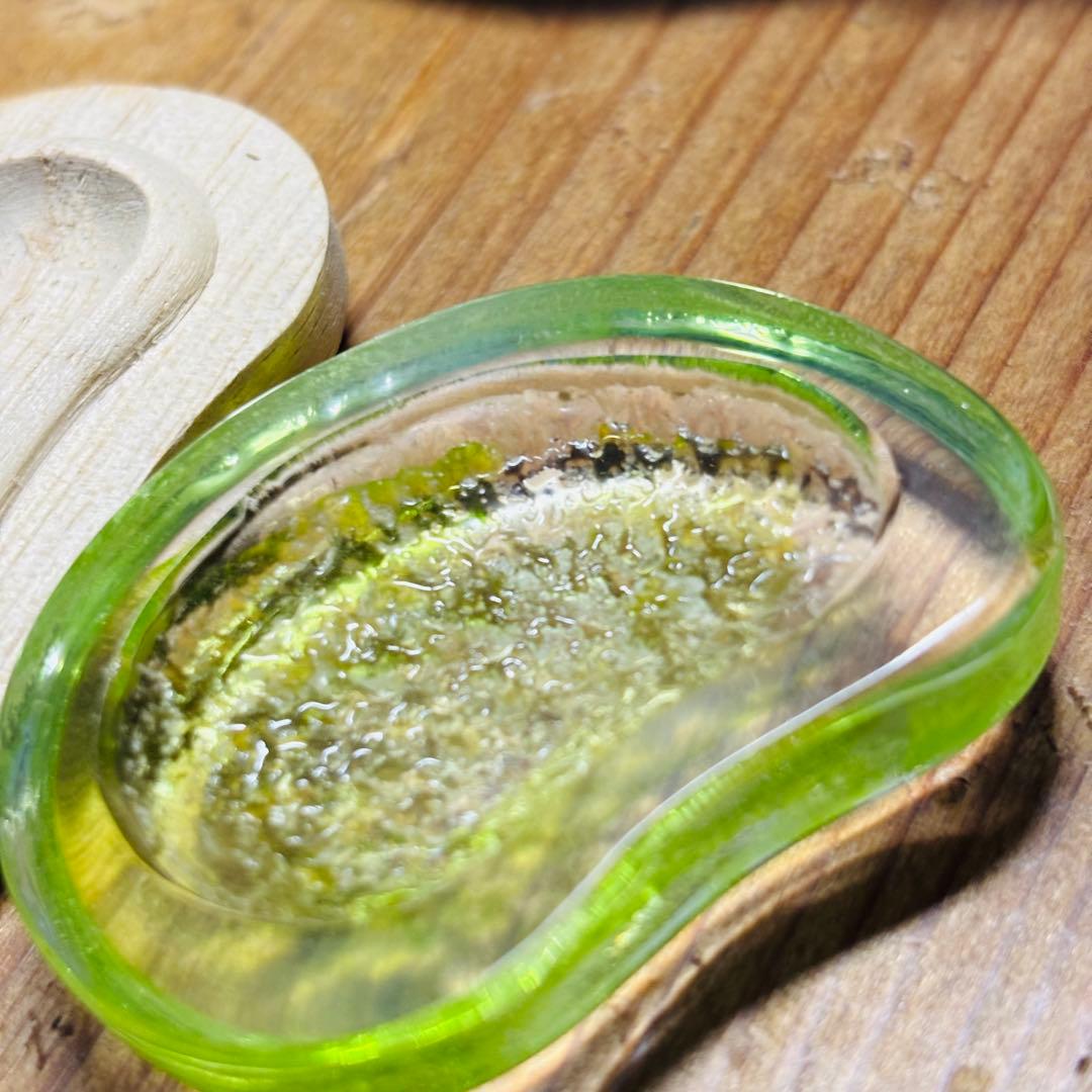 硝子　朝露香合　加州　漆芸　松葉　共箱　茶道具　香道具　鈴木松栄　西村松逸師