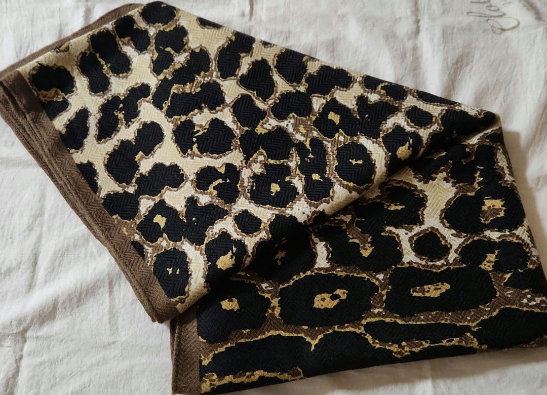 ゆ*ぺ様 ハグオーワーレオパードpt.ストール