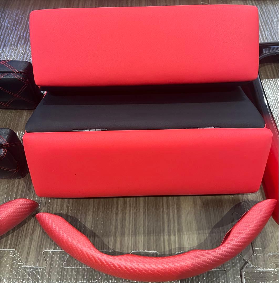 ハイエース　コンソールアームレスト　ハンドルカバーなど