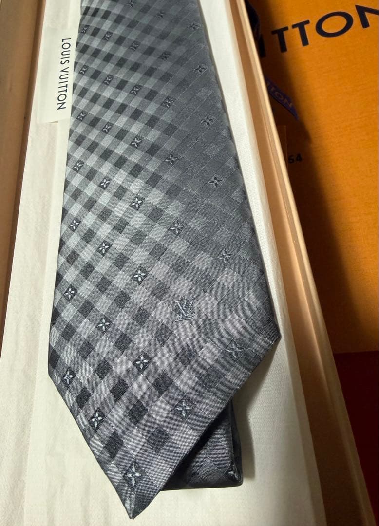 LOUIS VUITTON グレー チェック柄 ネクタイ