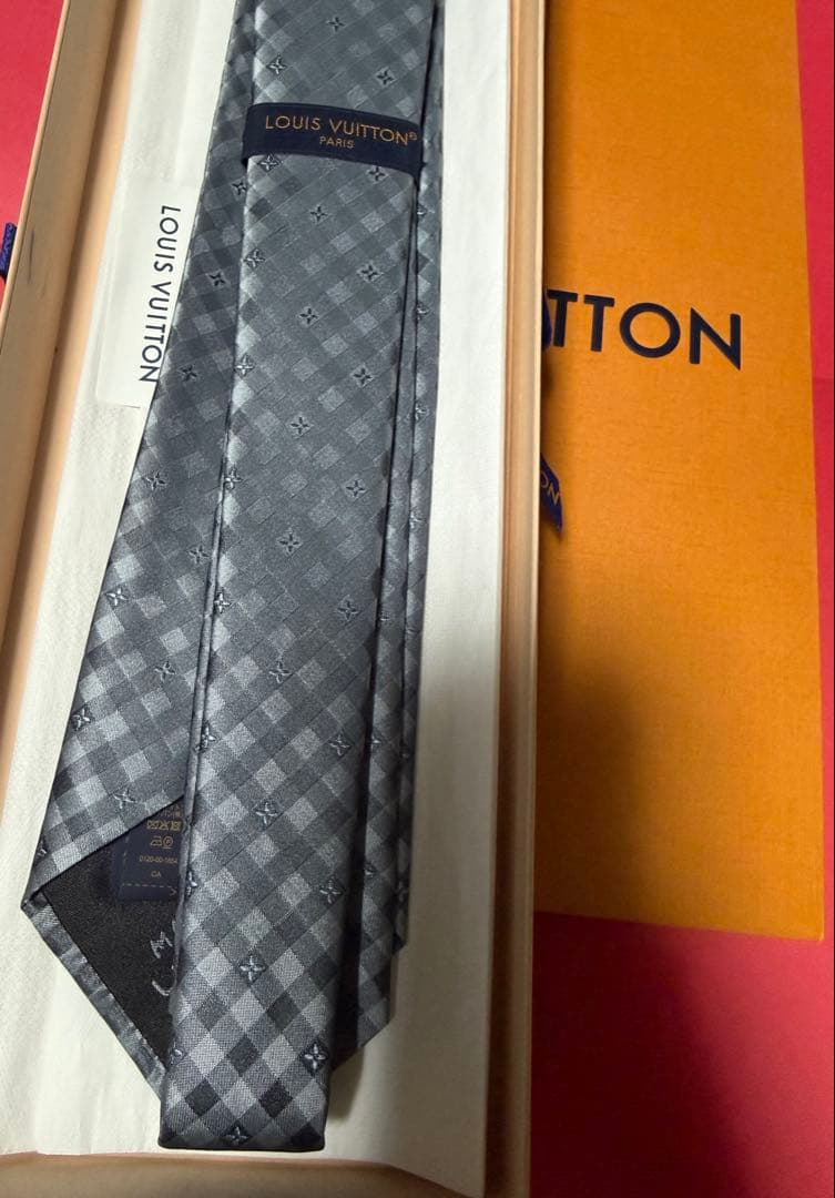 LOUIS VUITTON グレー チェック柄 ネクタイ