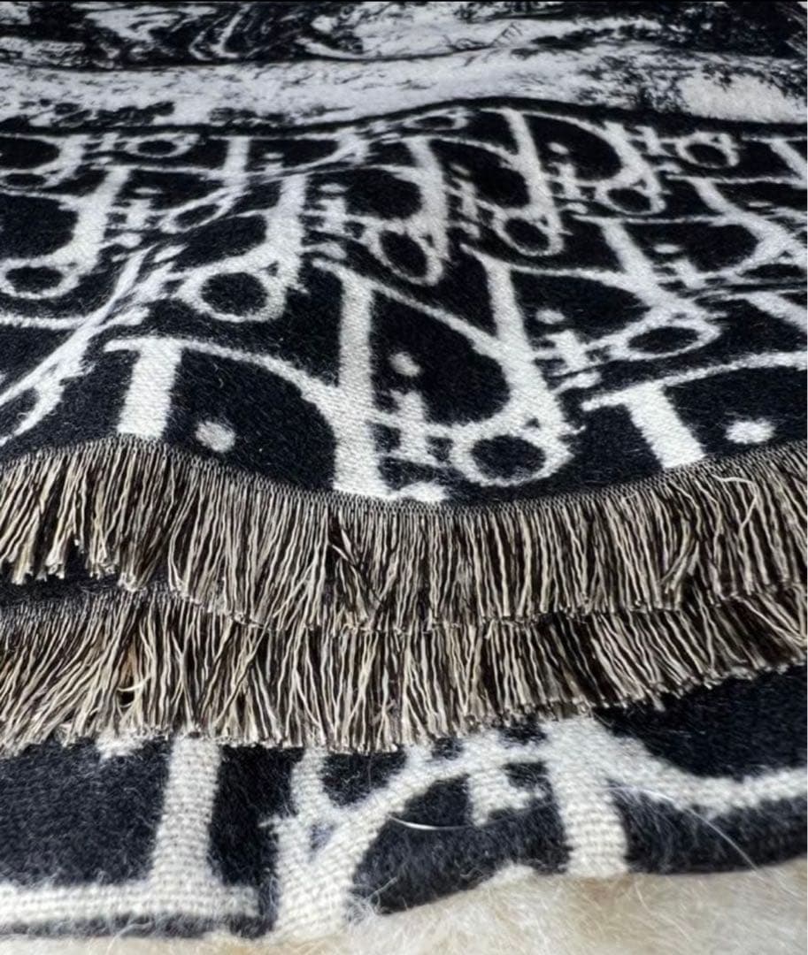 クリスチャンディオール　モノクロ風景画フリンジマフラー