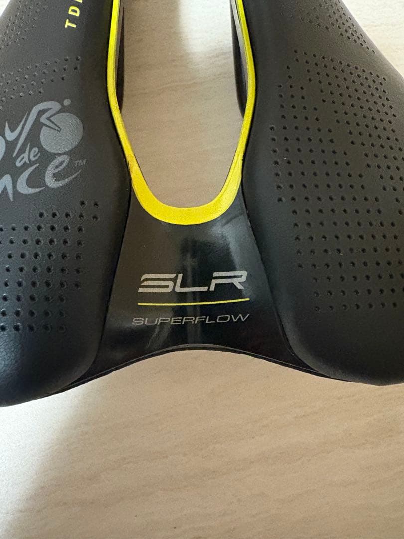 セライタリア SLR Boost TM Superflow TDF サドル L3