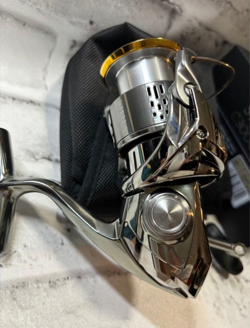 SHIMANO ステラC3000XGJ 箱無しハンドルはカスタムだけ