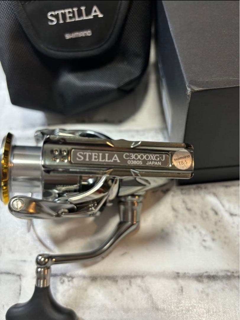 SHIMANO ステラC3000XGJ 箱無しハンドルはカスタムだけ