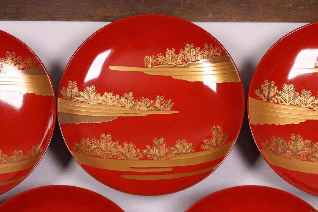 【CM230】木製漆器 若松と梅 金蒔絵 朱塗 引盃 五客 天然木 盃 杯 懐石