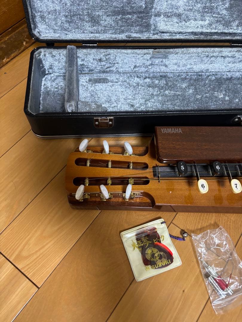 大正琴　YAMAHA TH-10E YAMAHAハードケース付き［鍵あり］