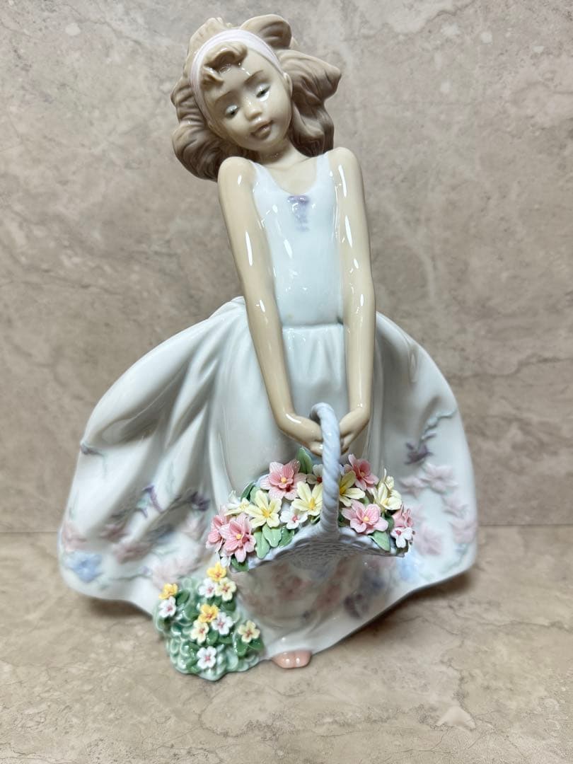 現行品 リヤドロ フィギュリン フラワーガーデン 少女