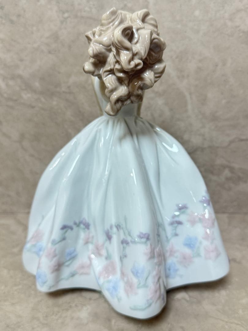 現行品 リヤドロ フィギュリン フラワーガーデン 少女