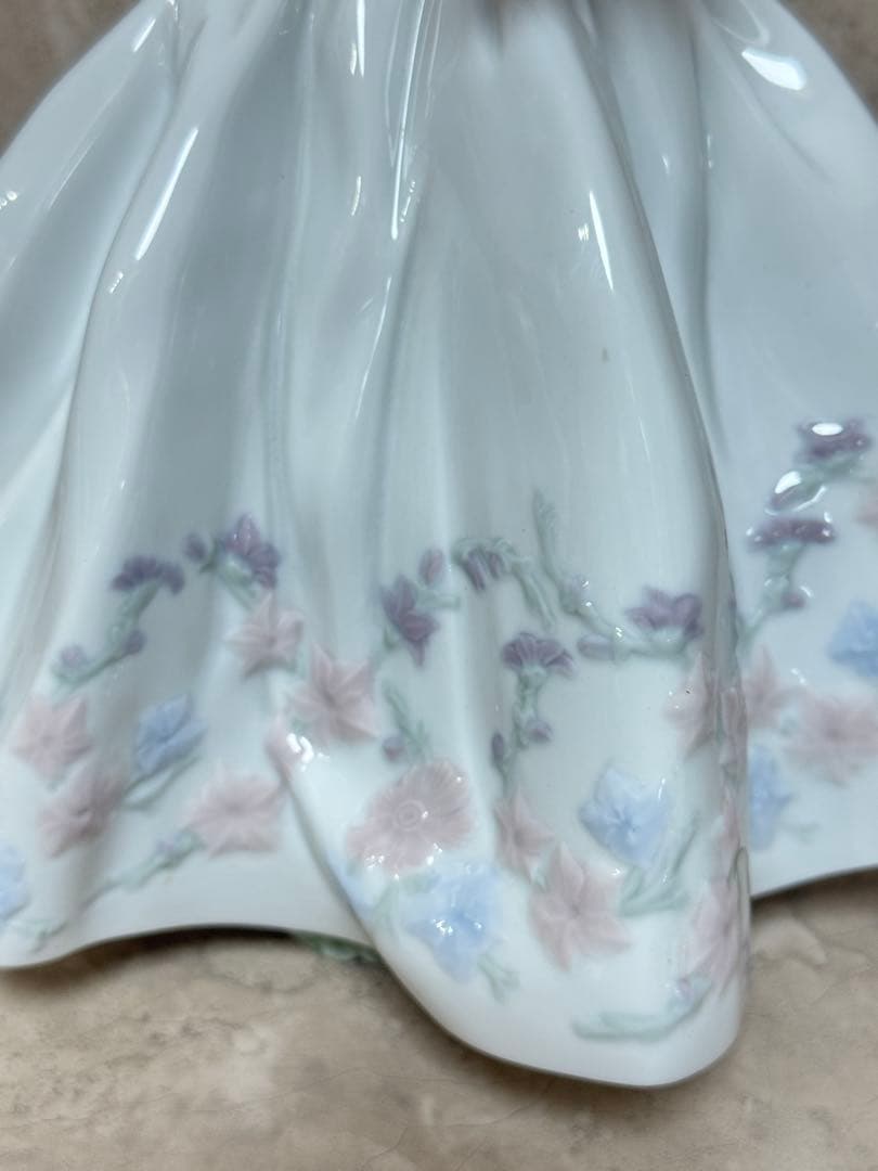 現行品 リヤドロ フィギュリン フラワーガーデン 少女