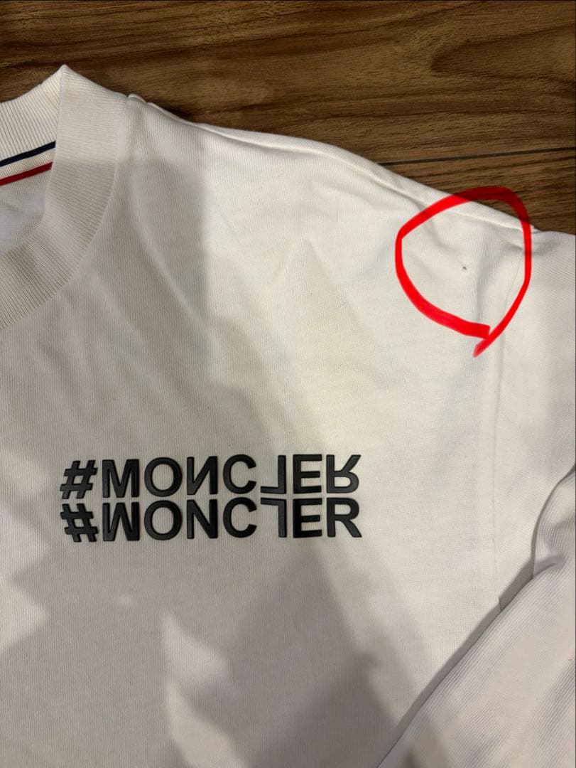 モンクレール　ホワイト長袖カットソー