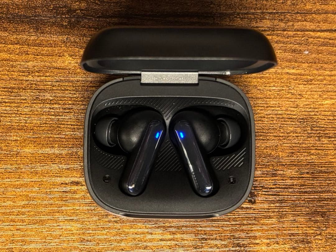 【値下げ】JBL LIVE BEAM3 ワイヤレスイヤホン　ブラック 充電ケース