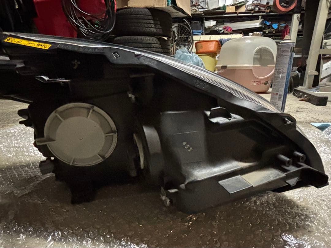 30プリウス　g.s ヘッドライト 左右セット