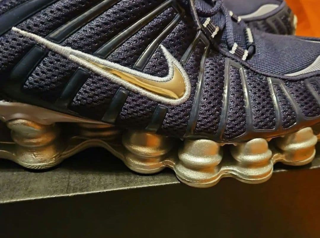 美品 Nike SHOX TL ナイキ ショック ス TL レディーススニーカー