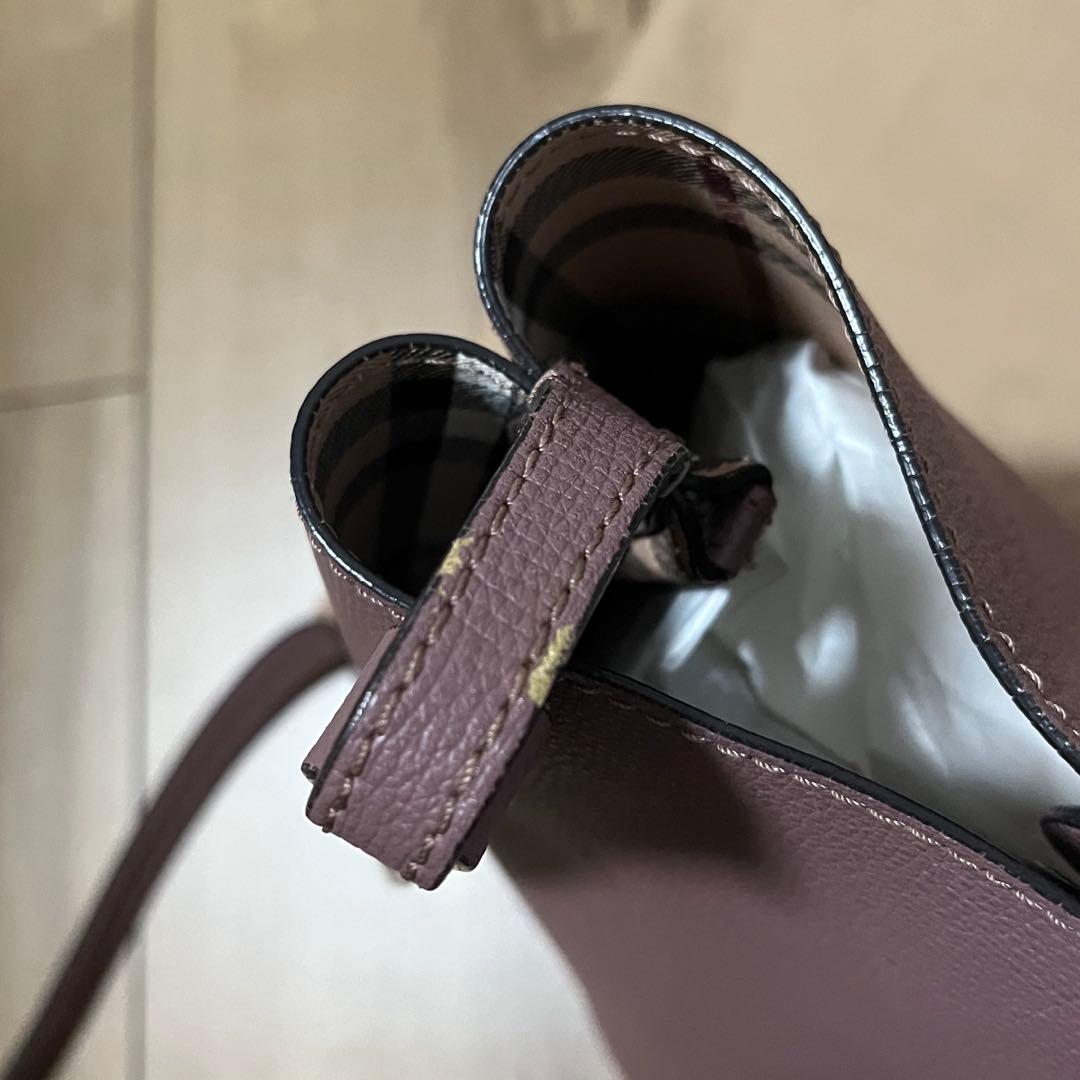 バーバリー　BURBERRY パープル　レザーショルダーバッグ