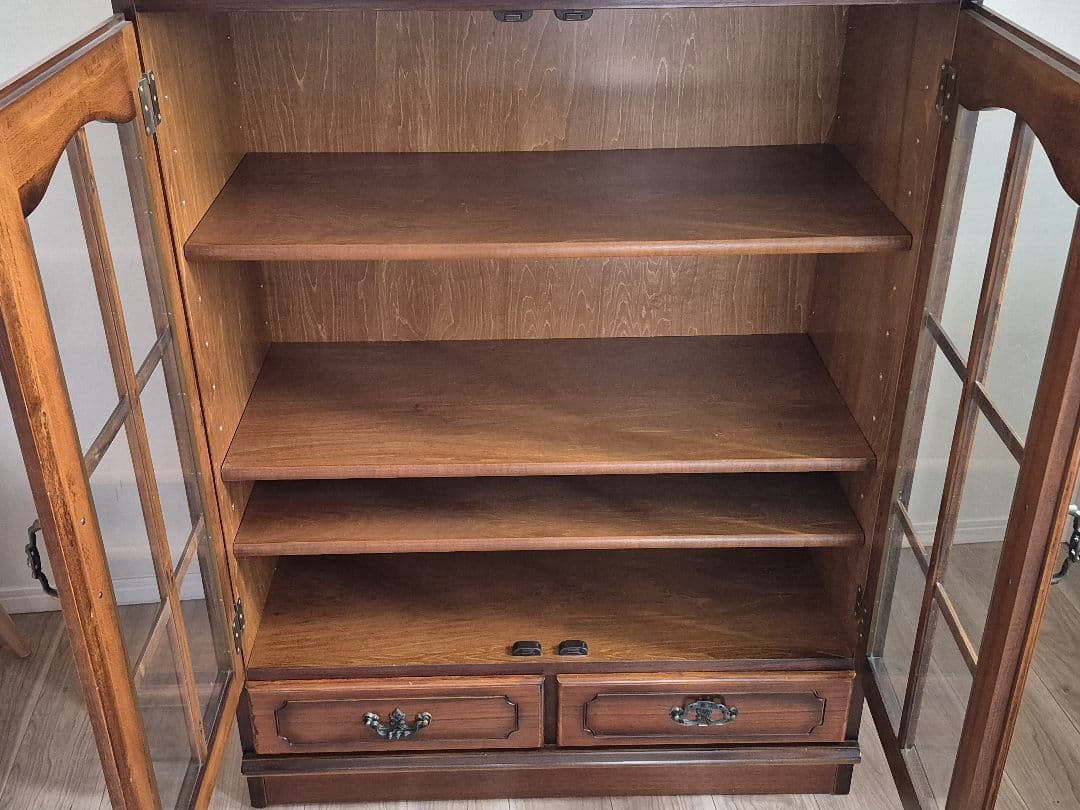 カリモク アンティーク コロニアルサイドボード ガラス扉 2引き出し付き