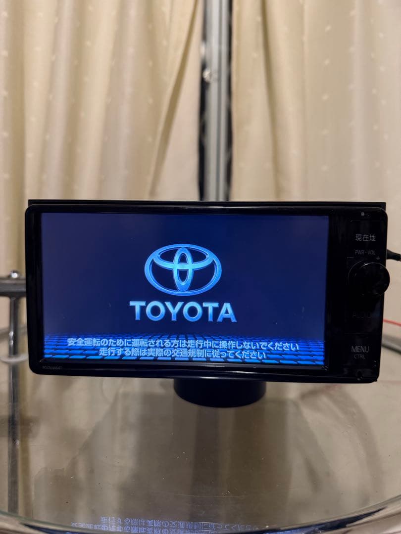 カーナビ NSZN-W64T