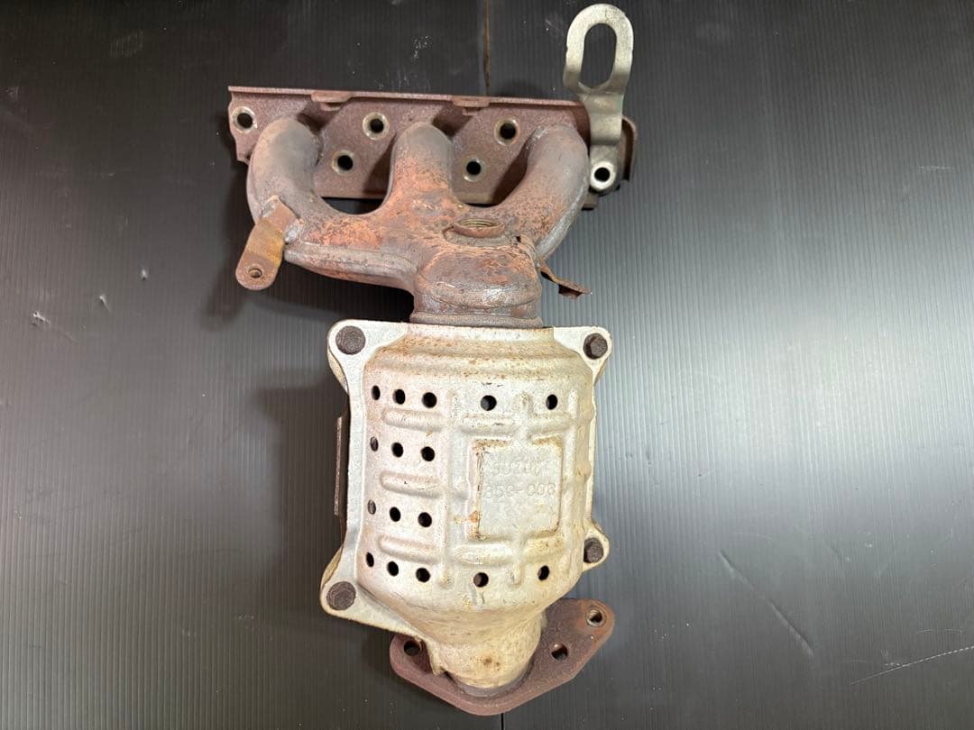 スズキ純正 エキマニ 85G-C06 触媒コンバーター