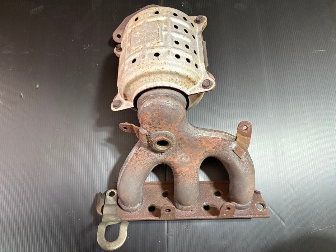 スズキ純正 エキマニ 85G-C06 触媒コンバーター