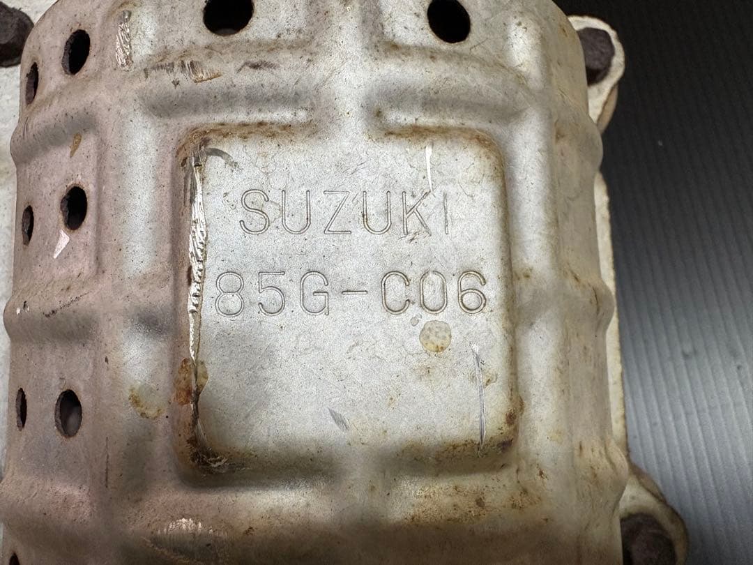 スズキ純正 エキマニ 85G-C06 触媒コンバーター