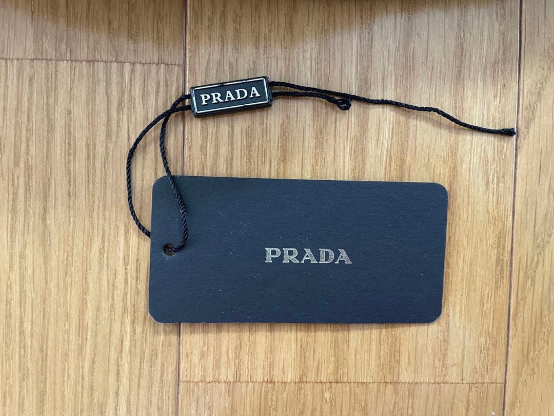 も*本様 PRADA 黒 ファーバケットハット