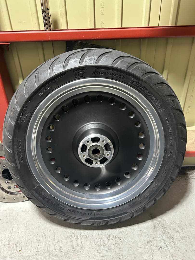 ファットボーイロー 17インチホイール(F)