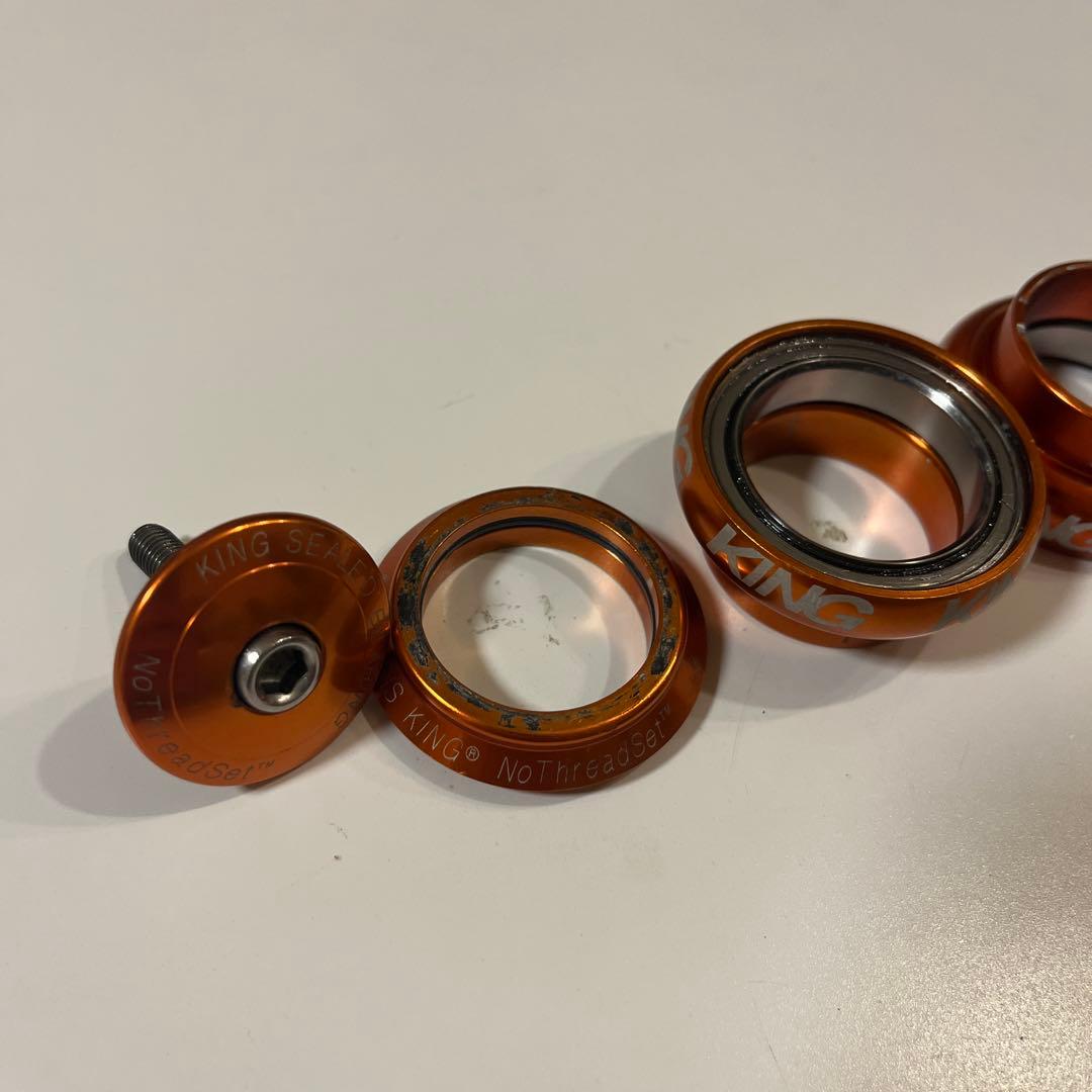 廃盤色　Chris King NoThreadSet 1 1/8