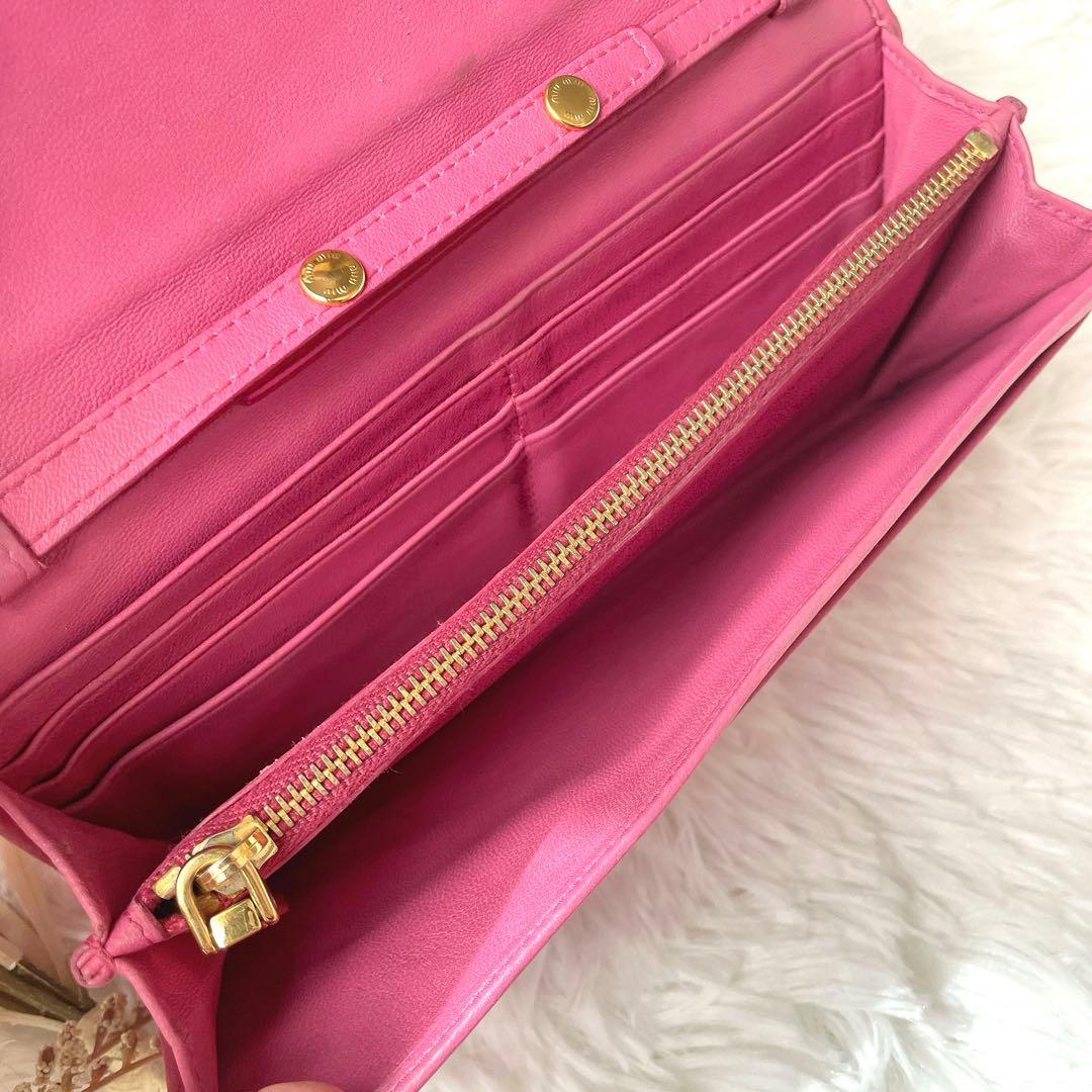 希少⭐︎miumiu マテラッセ ピンク チェーンショルダー付き ウォレット