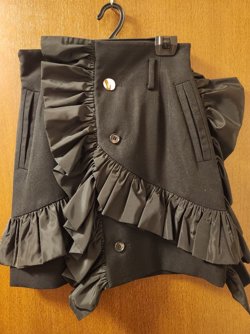 フリル付きブラックミニスカート S